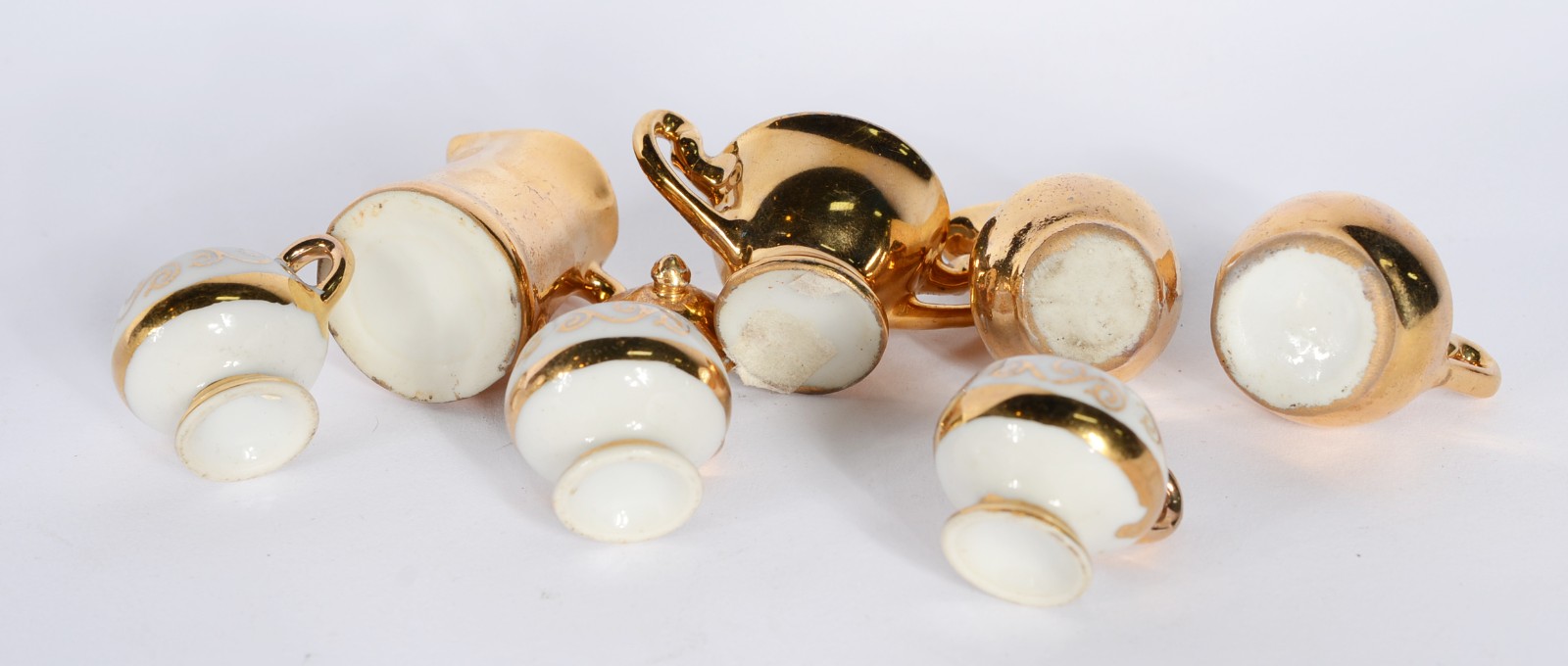Coleção com 21 peças diversas de miniaturas em porcelana. - foto 11 de 11