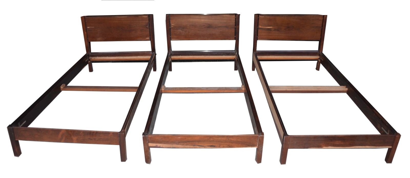 Conjunto com 3 camas de solteiro e par de mesinhas laterais com... - foto 9 de 11