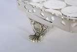 Duas salvas de prata de lei, sendo uma feitio s... - Duas salvas de prata de lei, sendo uma feitio sextavado, contraste Correa 835 mls e outra, contraste 10 Dinheiros. Peso da prata 470 g. (Por mot...