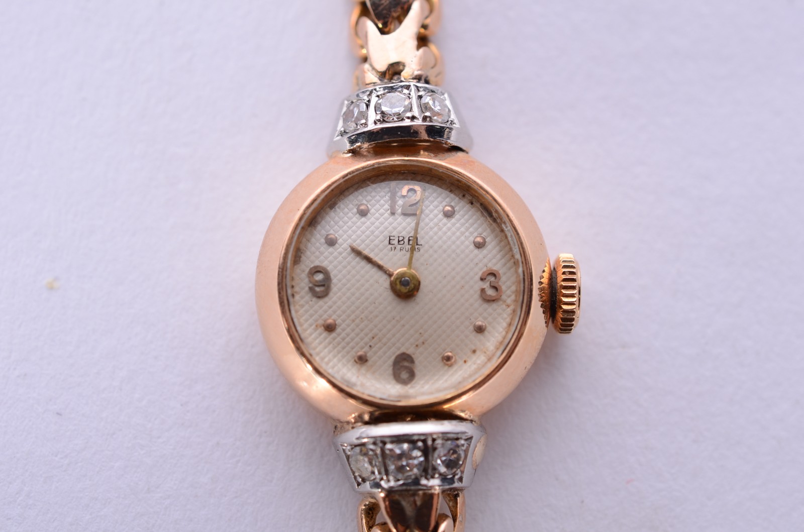 Relógio feminino de ouro 18k., marca Ebel -17 rubis, com mini... - foto 1 de 11