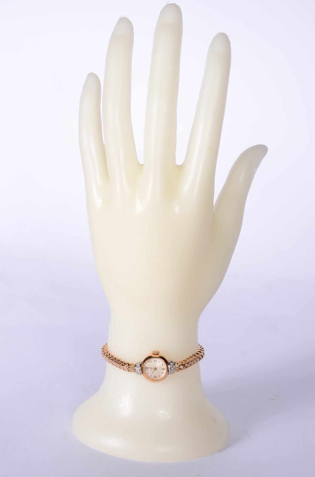 Relógio feminino de ouro 18k., marca Ebel -17 rubis, com mini... - foto 9 de 11
