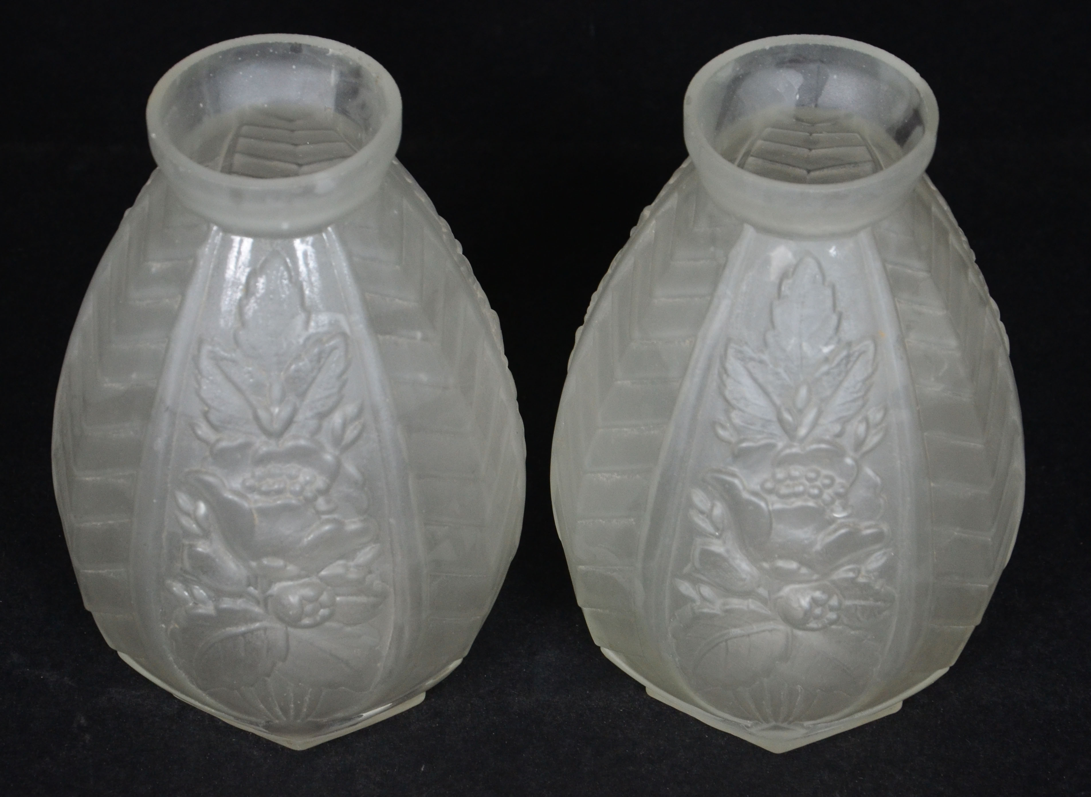Par vasos de vidro fosco estilo Art Deco - foto 1 de 3