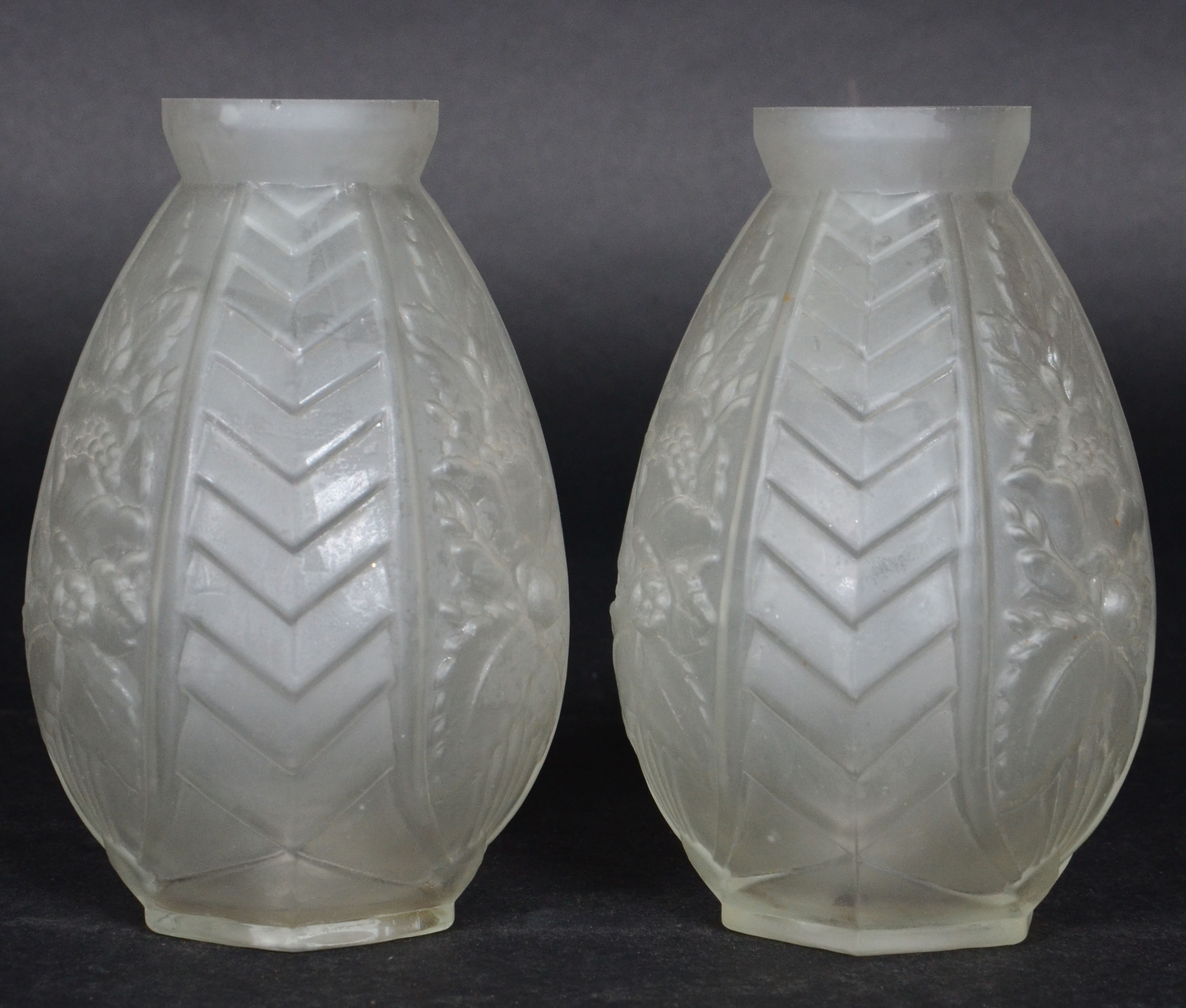 Par vasos de vidro fosco estilo Art Deco - foto 3 de 3