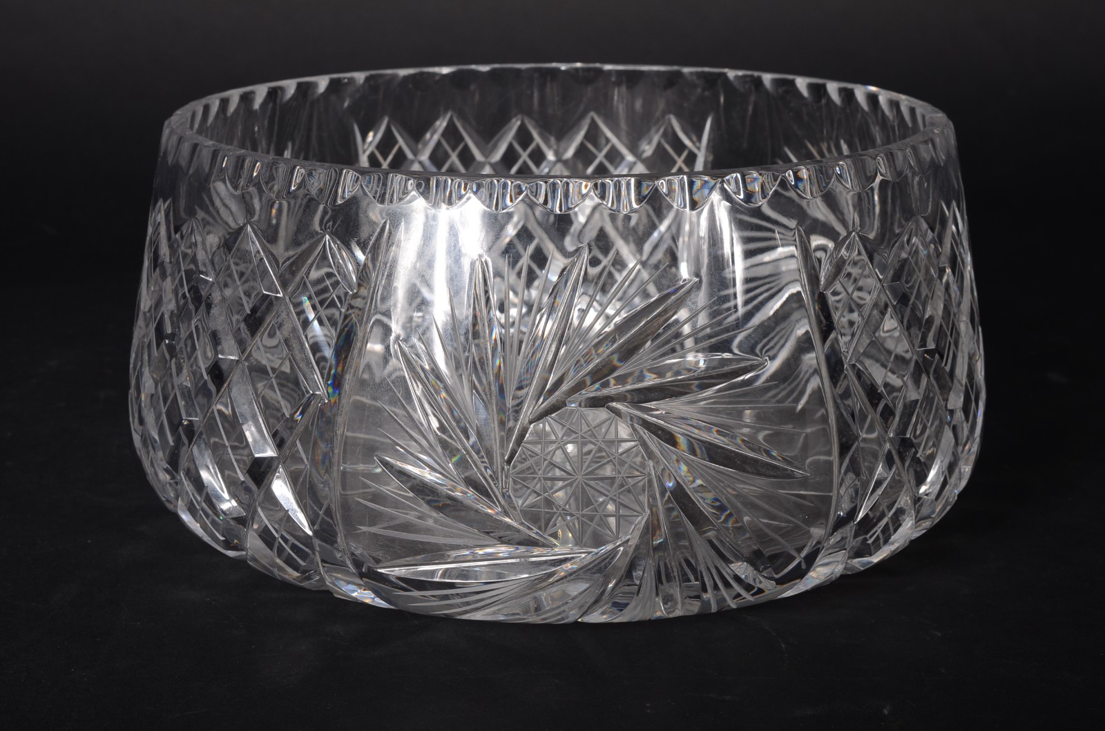 Fruteira de cristal tcheco lapidado. - foto 1 de 9