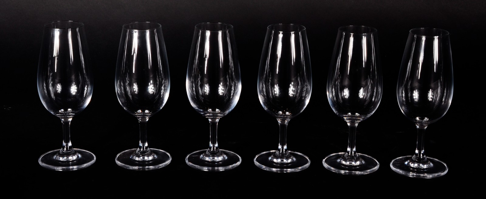 Seis taças de cristal para vinho 210 ml. - foto 1 de 4