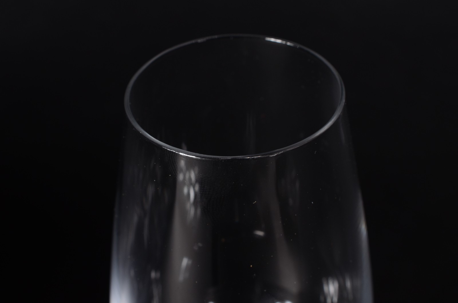 Seis taças de cristal para vinho 210 ml. - foto 4 de 4
