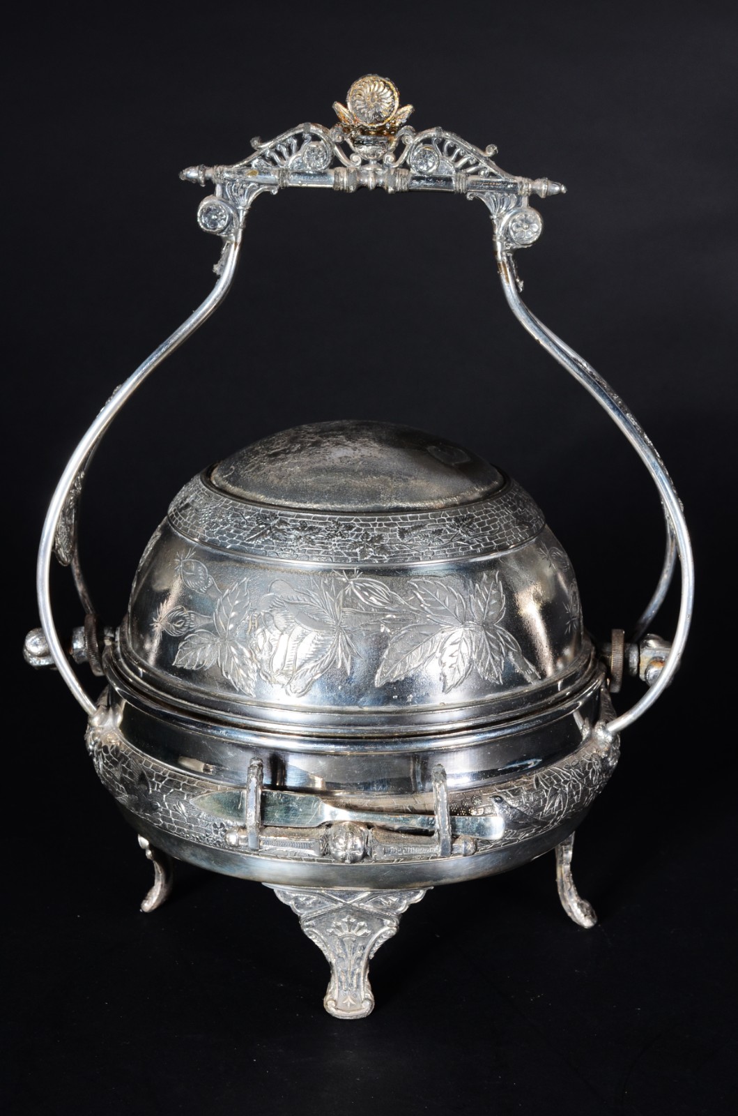 Porta caviar de pewter, tampa articulada, interior de cristal. Com... - foto 2 de 8