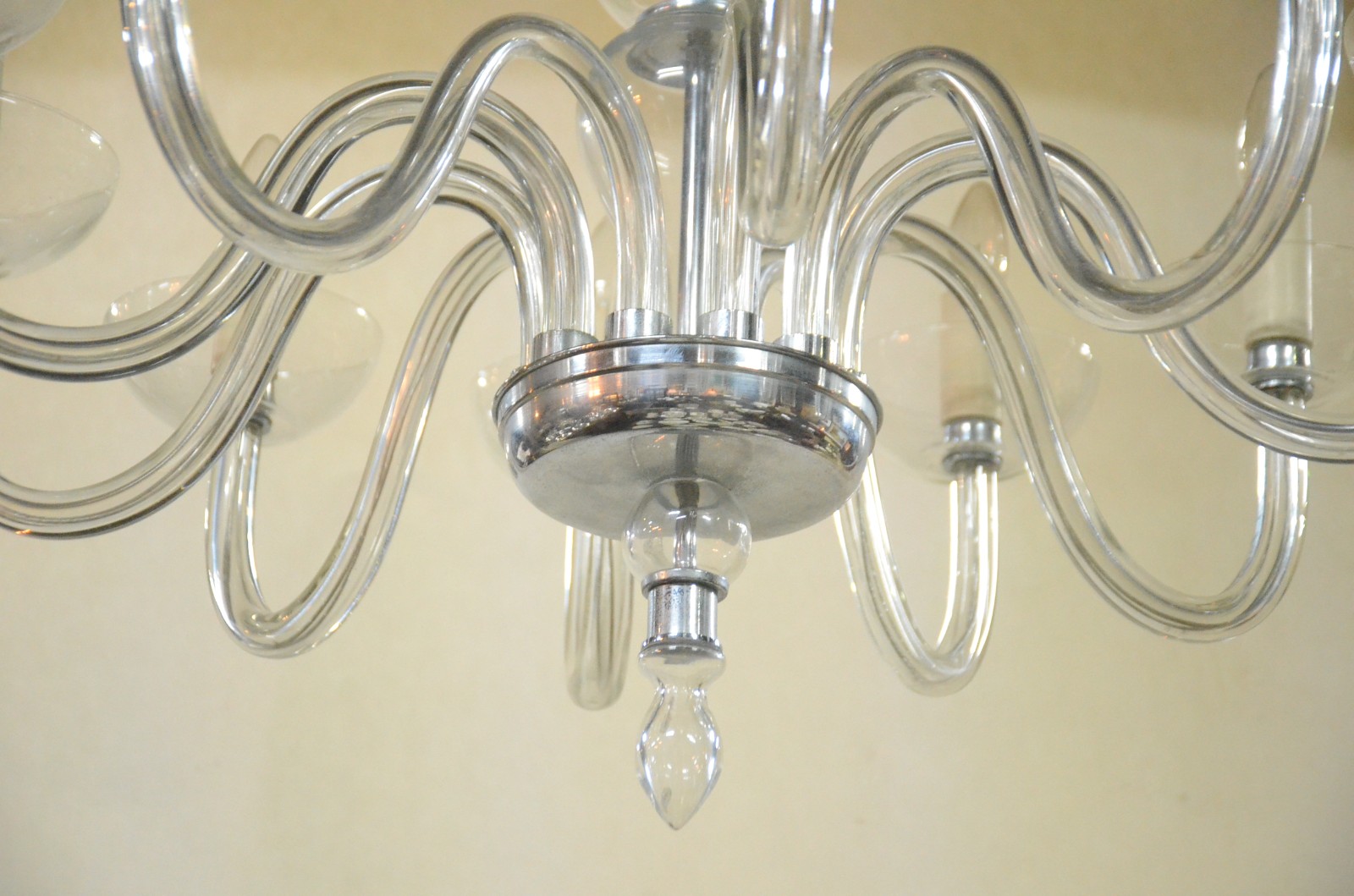 Lustre moderno de vidro e metal para 10 luzes. - foto 4 de 8
