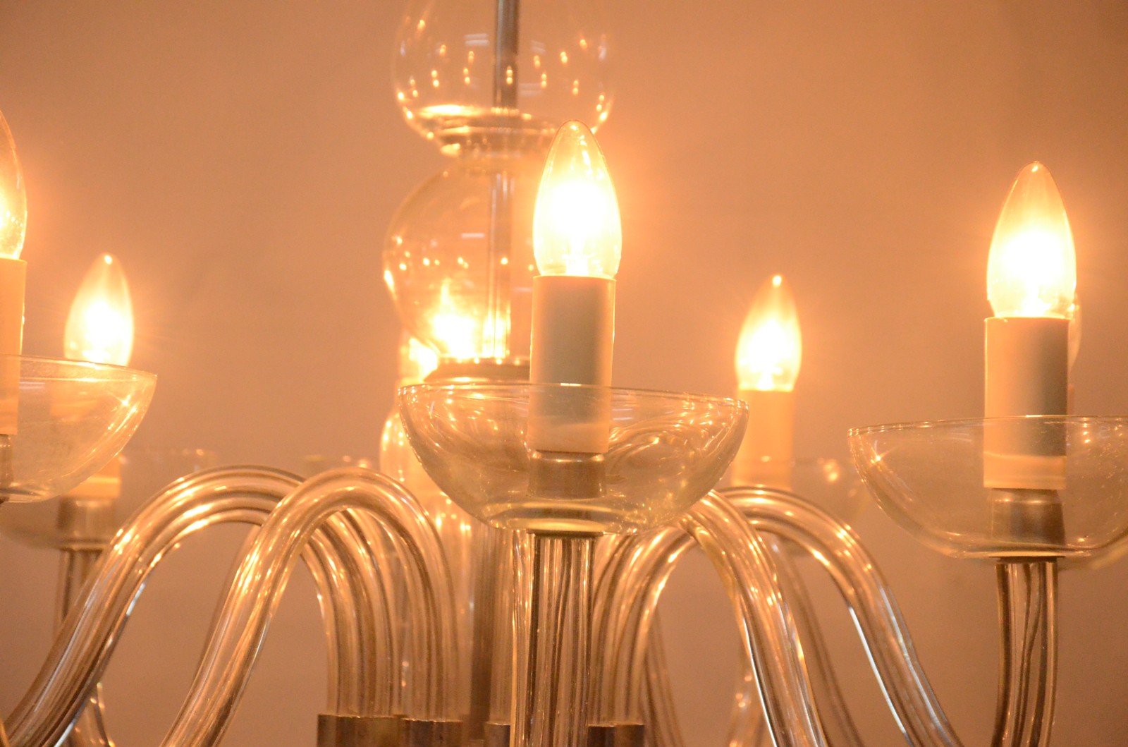 Lustre moderno de vidro e metal para 10 luzes. - foto 7 de 8