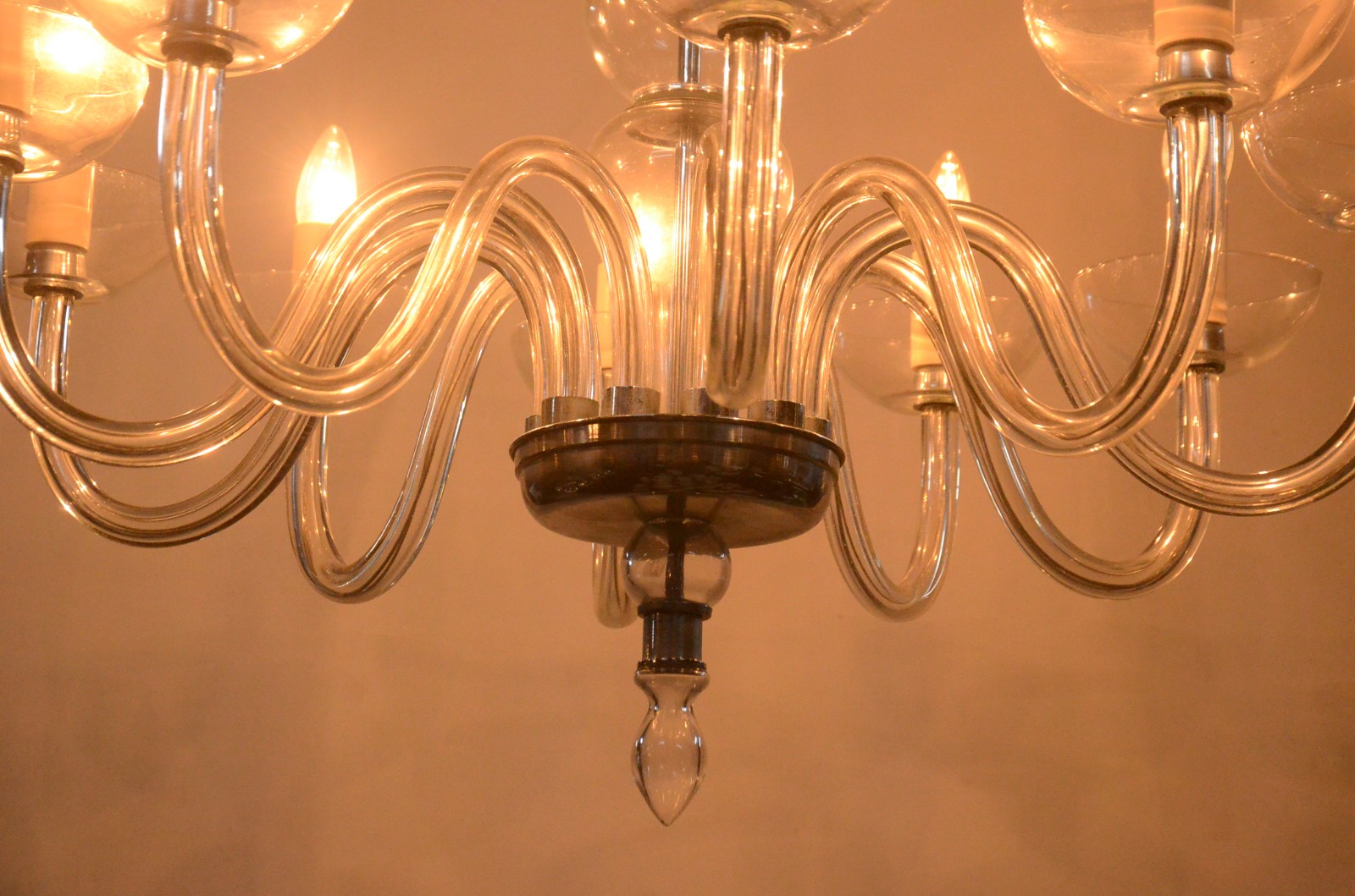 Lustre moderno de vidro e metal para 10 luzes. - foto 8 de 8