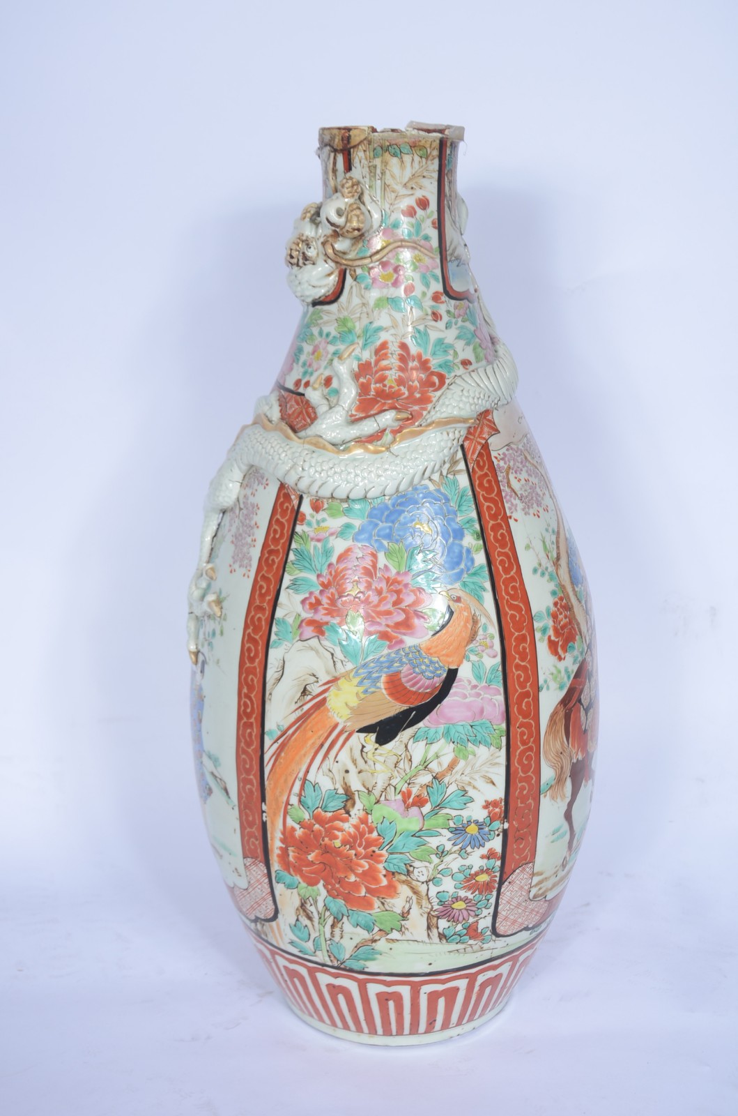 Vaso em porcelana japonesa de formato piriforme, ornado em esmaltes... - foto 2 de 11