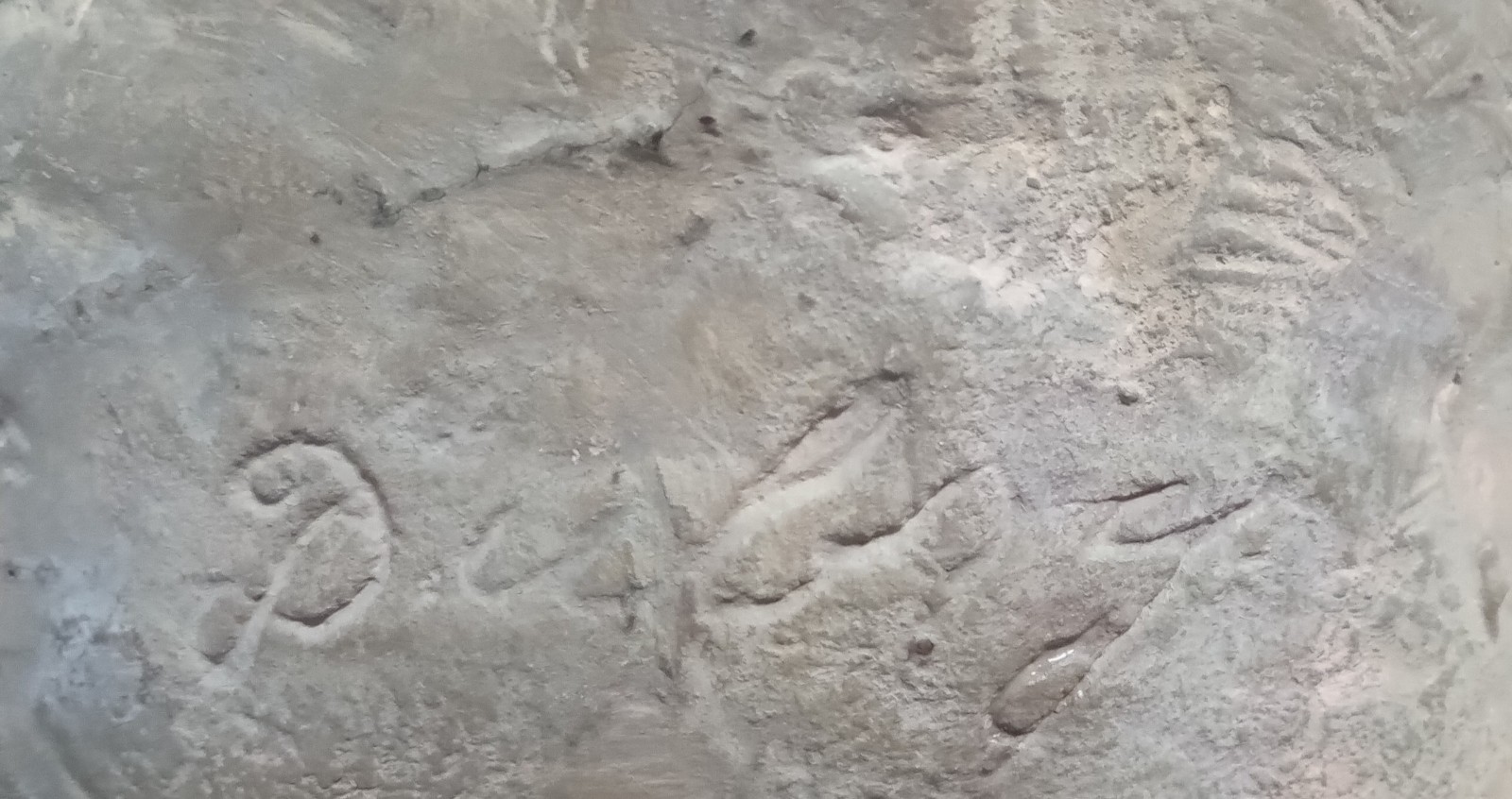 Escultura de terracota representando "Criança alada", cabeça decorada... - foto 10 de 10