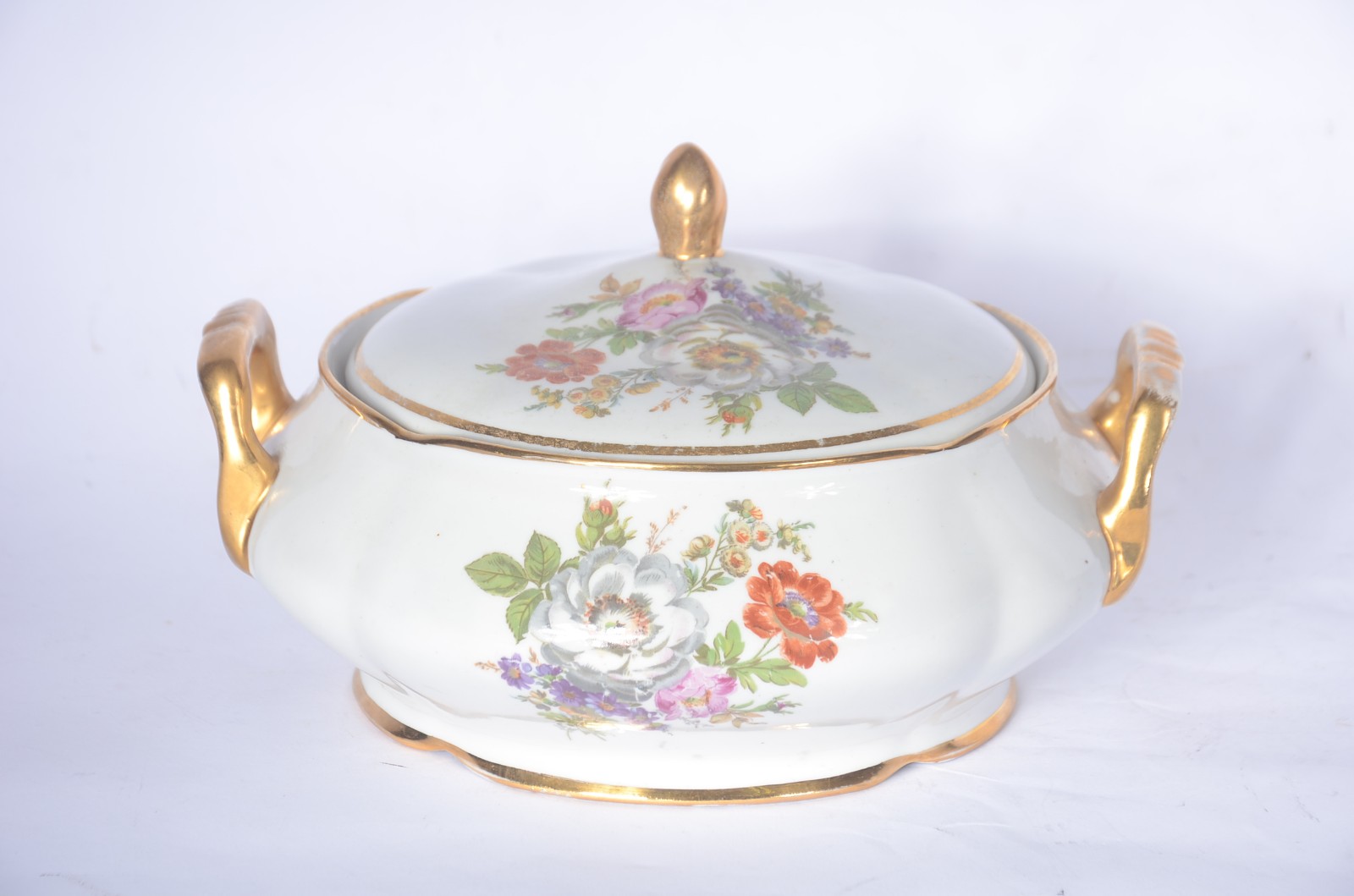 Aparelho de jantar de porcelana Barão do Rio Branco, fundo branco com... - foto 7 de 9