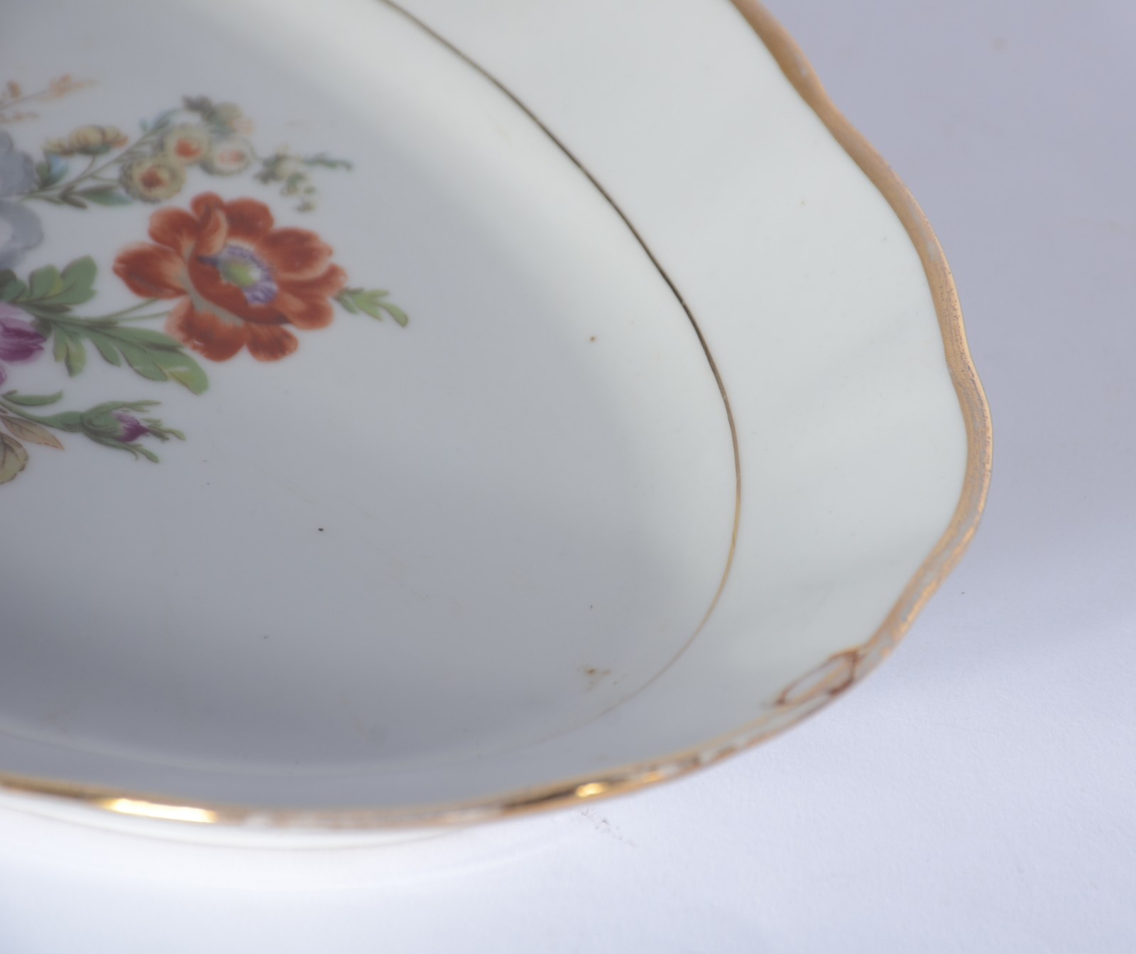 Aparelho de jantar de porcelana Barão do Rio Branco, fundo branco com... - foto 9 de 9