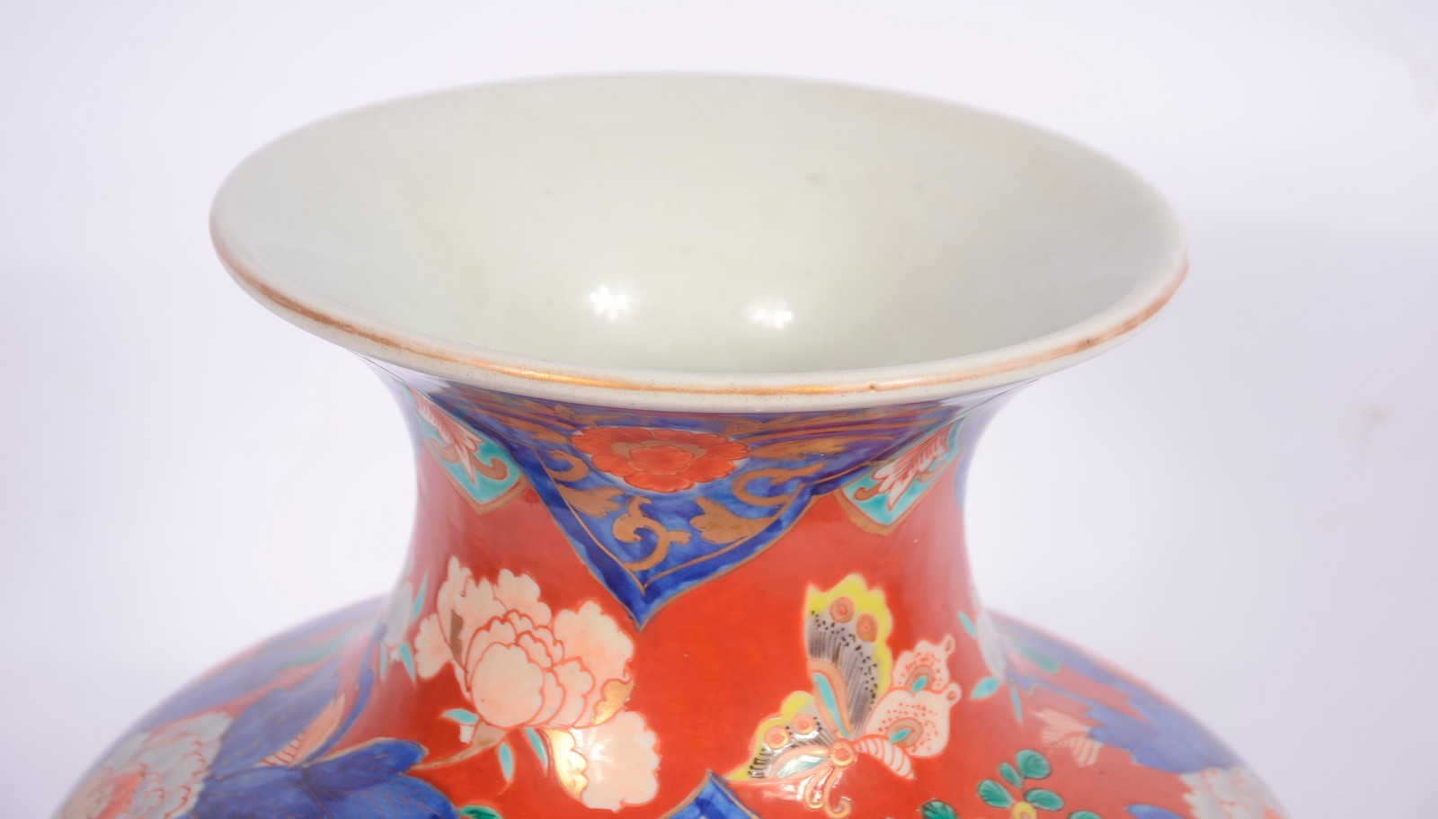 Grande vaso de porcelana japonesa Imari, decorado com figuras de... - foto 2 de 7