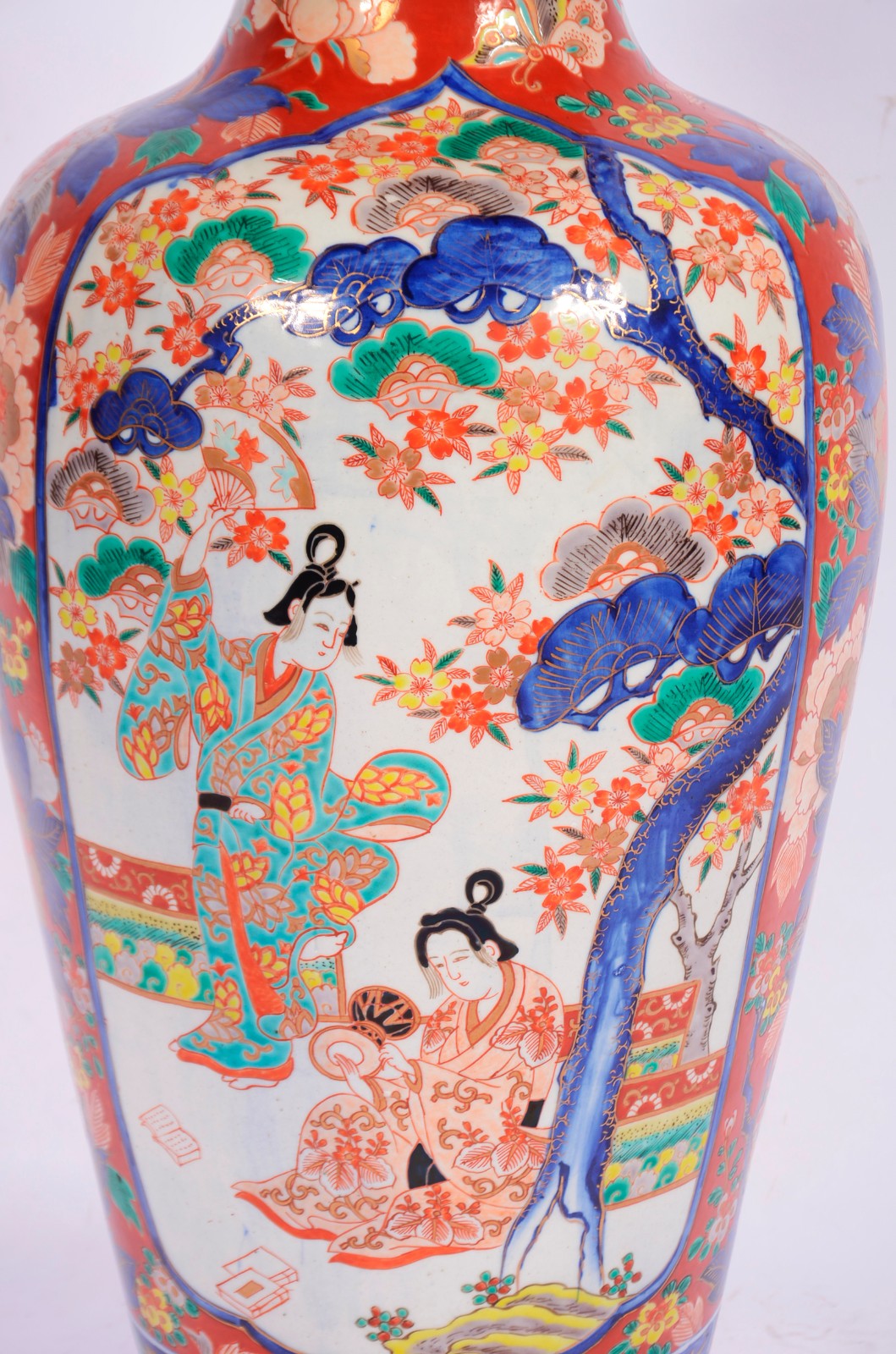 Grande vaso de porcelana japonesa Imari, decorado com figuras de... - foto 5 de 7