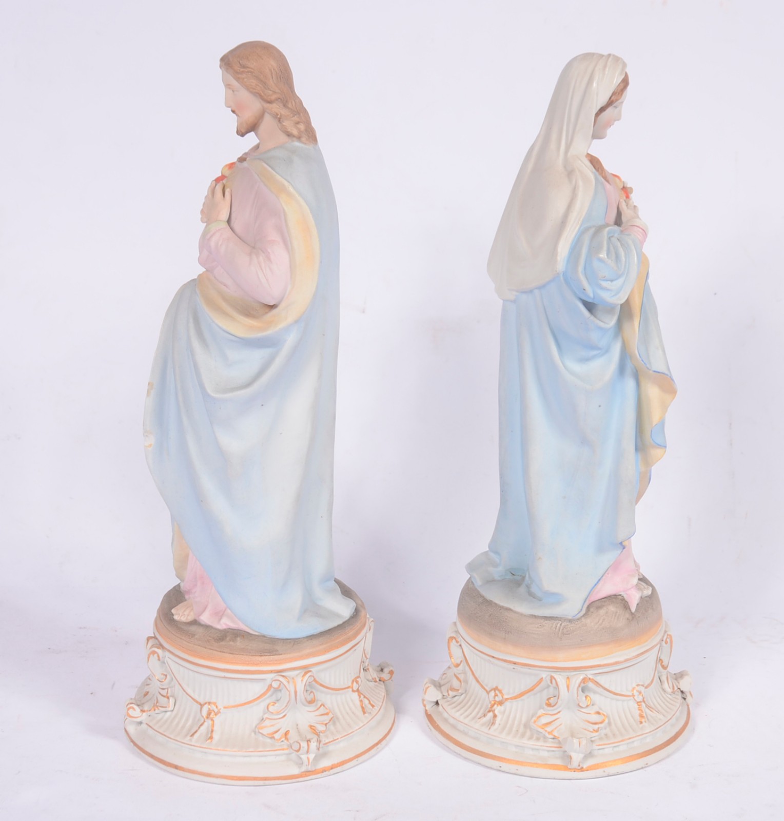 Par de estatuetas de porcelana policromada representando Sagrado... - foto 4 de 7