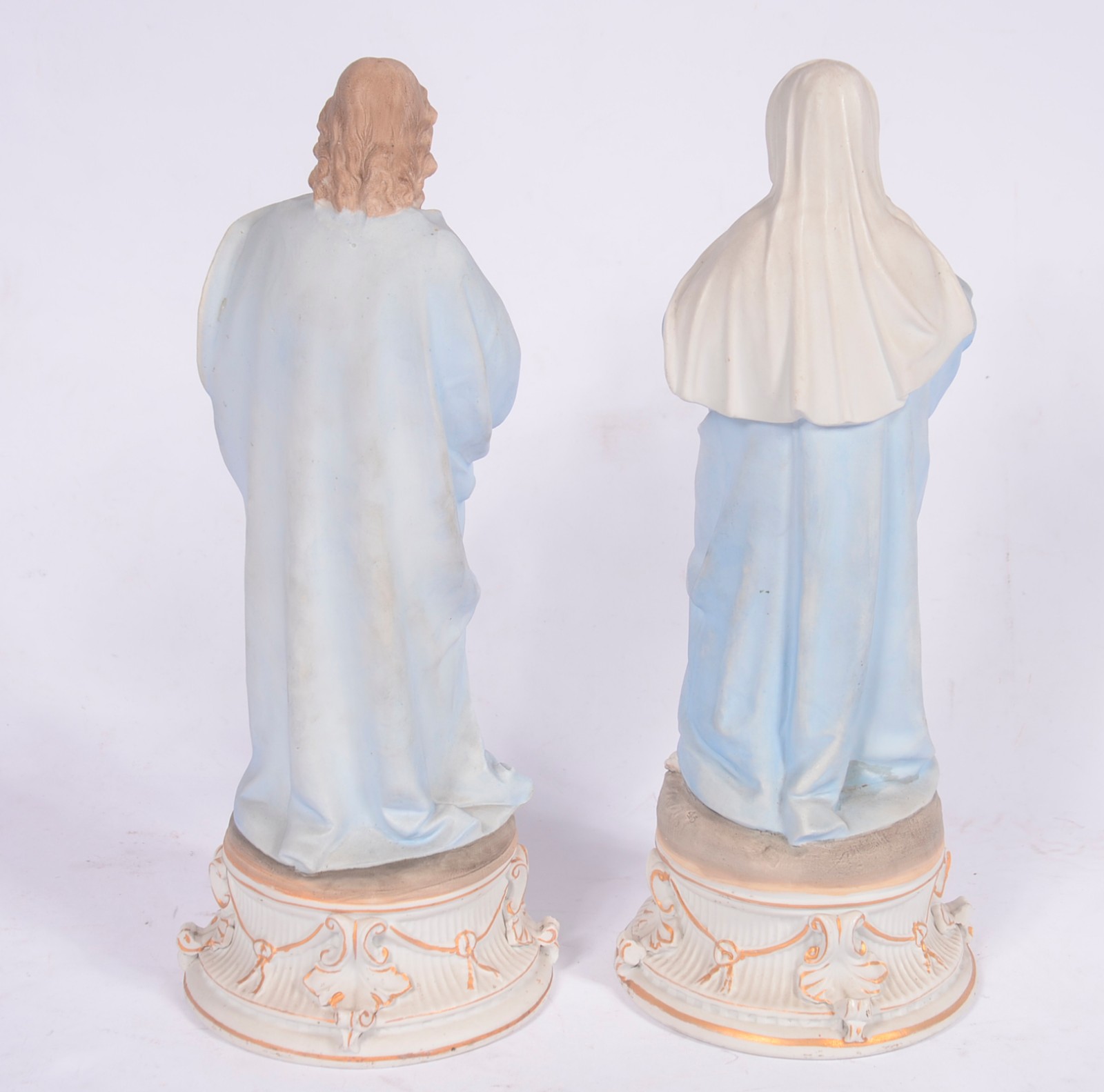 Par de estatuetas de porcelana policromada representando Sagrado... - foto 6 de 7