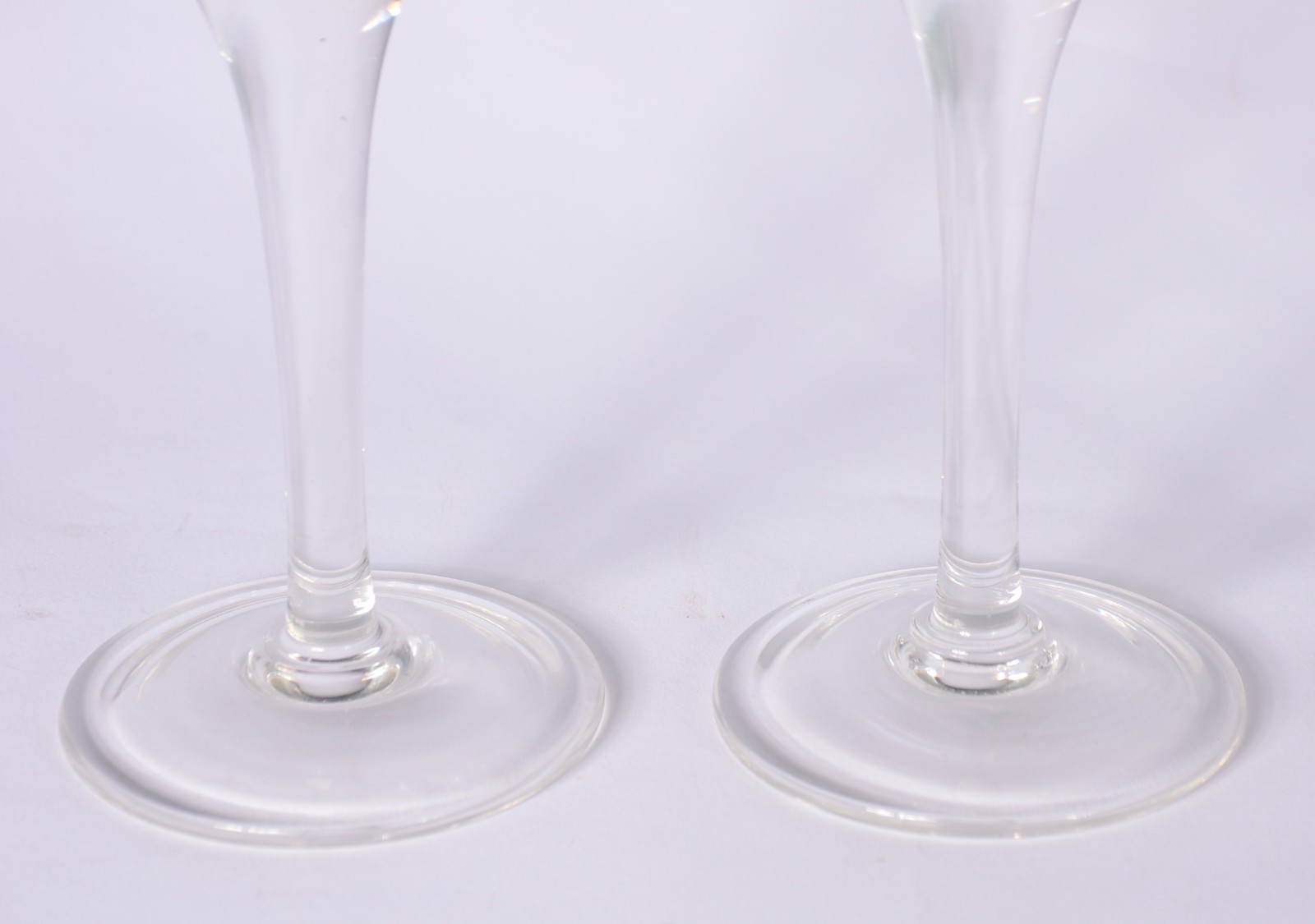 Conjunto com sete taças para vinho de cristal doublé lapidado com... - foto 6 de 7