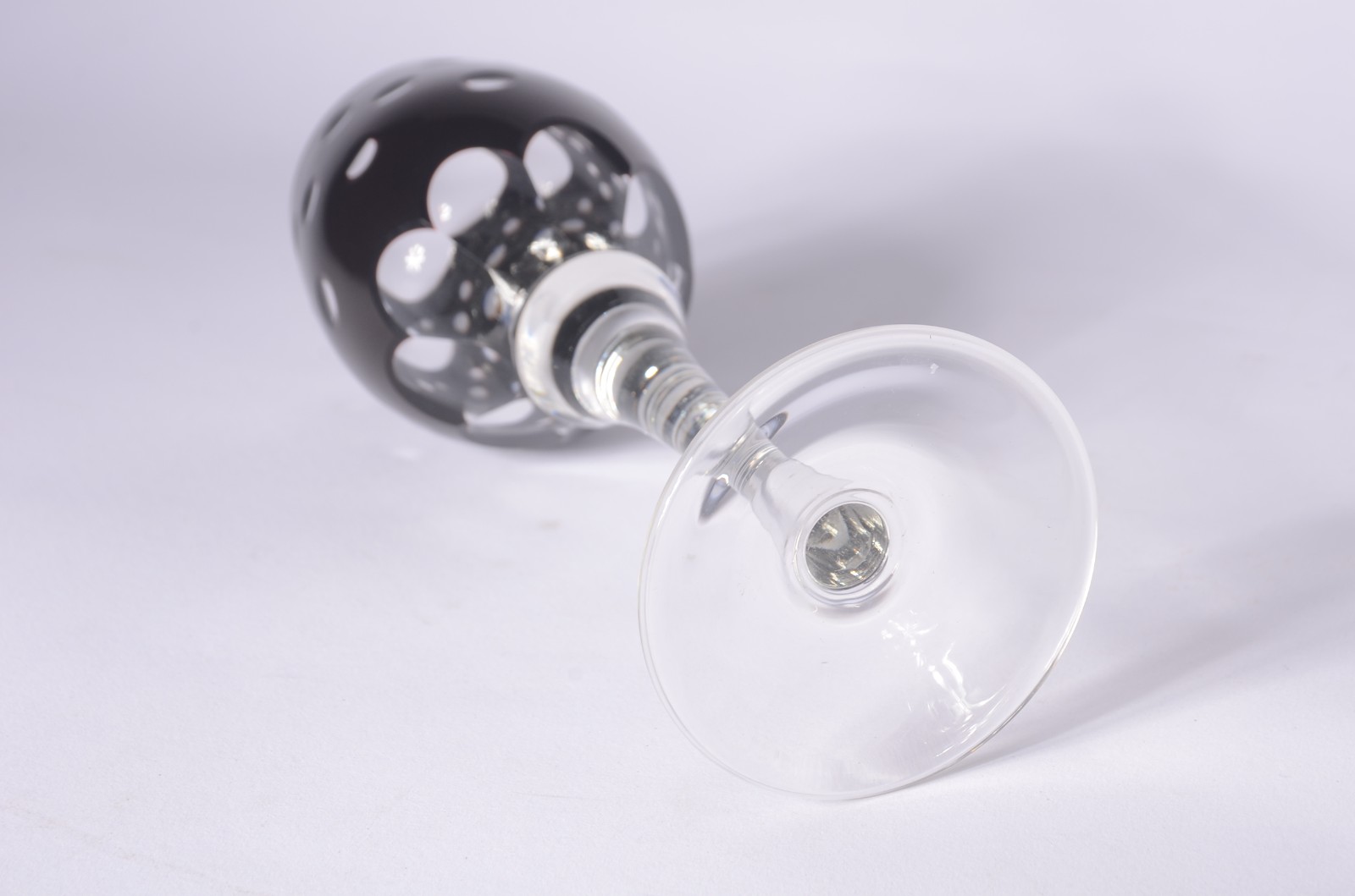Conjunto com sete taças para vinho de cristal doublé lapidado com... - foto 7 de 7