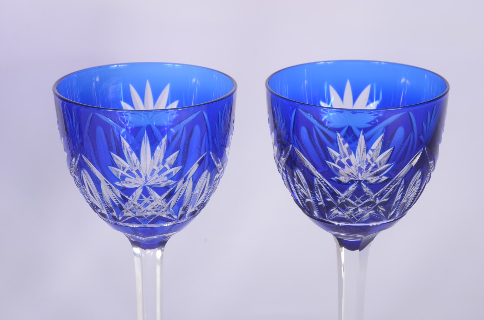 Quatro flutes e 2 taças para vinho de cristal doublé lapidado rubi e... - foto 3 de 10