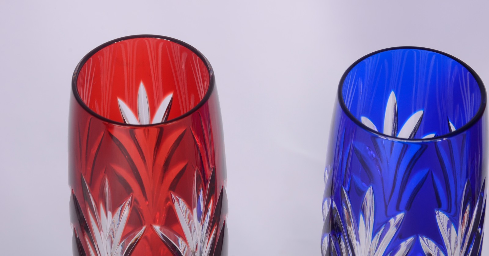 Quatro flutes e 2 taças para vinho de cristal doublé lapidado rubi e... - foto 4 de 10