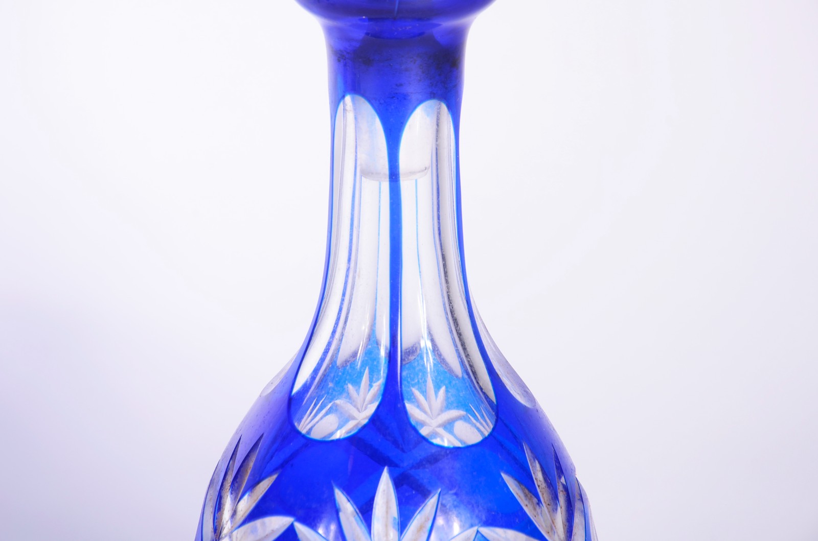 Conjunto de licoreira com 6 cálices de cristal lapidado doublé em... - foto 4 de 10