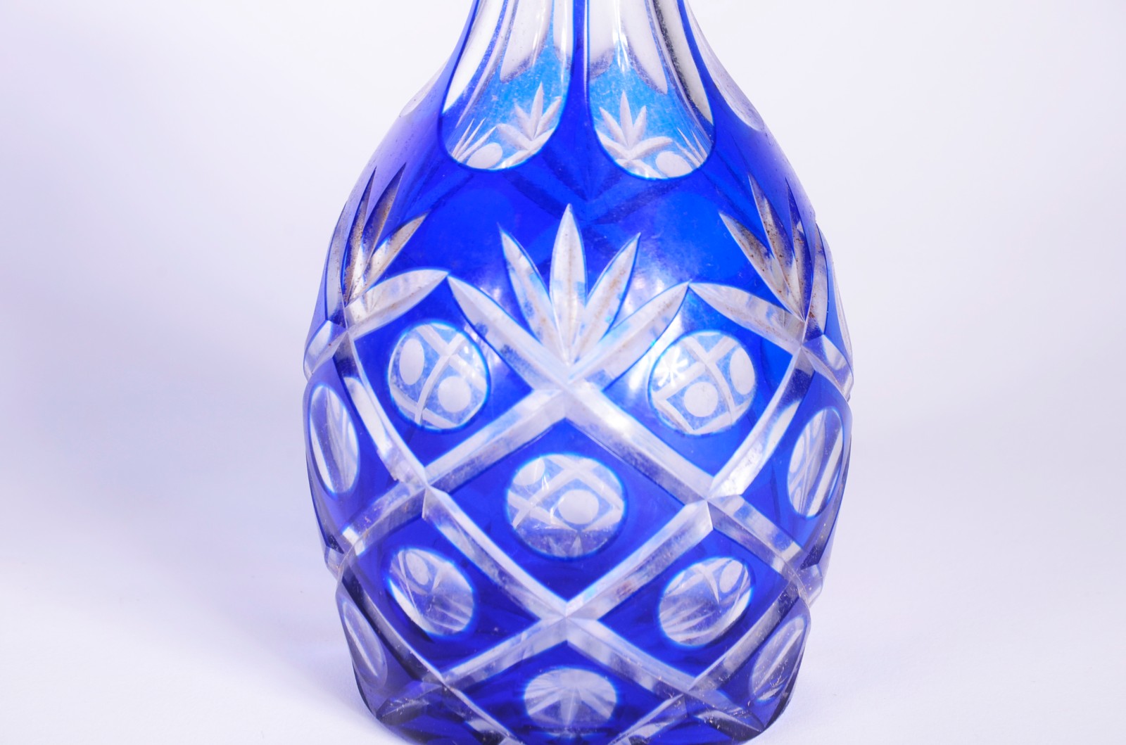 Conjunto de licoreira com 6 cálices de cristal lapidado doublé em... - foto 7 de 10