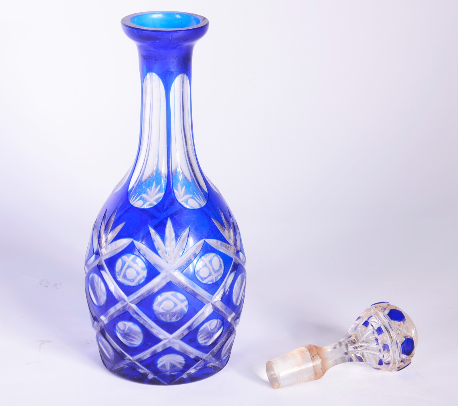 Conjunto de licoreira com 6 cálices de cristal lapidado doublé em... - foto 8 de 10