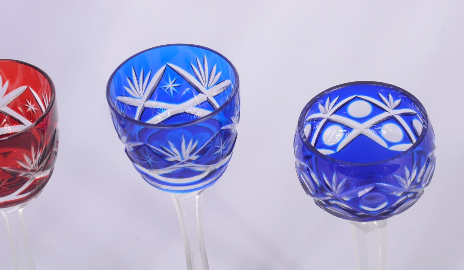 Seis cálices para licor de cristal doublé nas cores azul e rubi... - foto 3 de 6