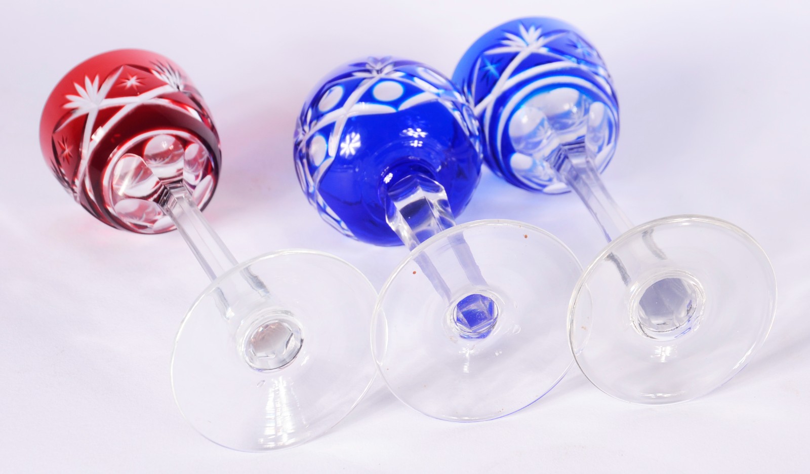 Seis cálices para licor de cristal doublé nas cores azul e rubi... - foto 4 de 6