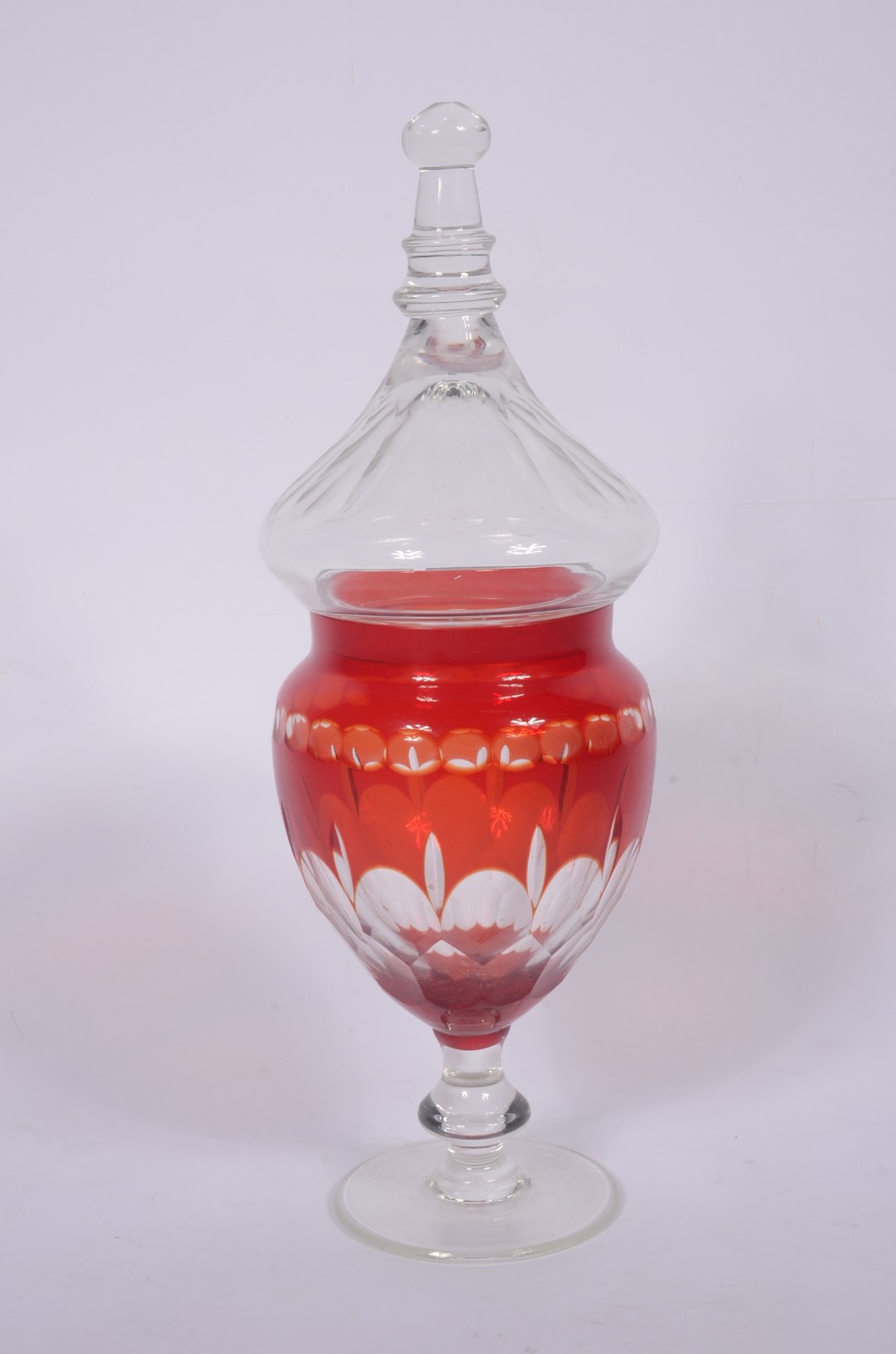 Compoteira de cristal doublé vermelho lapidado. - foto 1 de 6