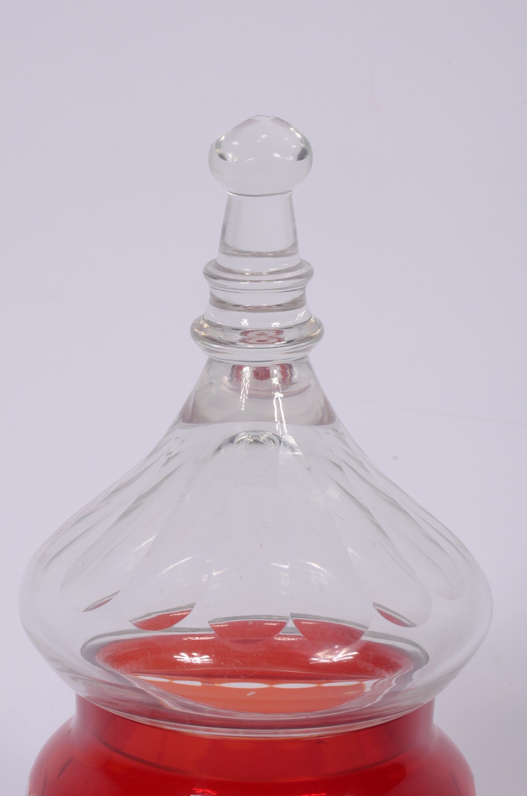 Compoteira de cristal doublé vermelho lapidado. - foto 2 de 6