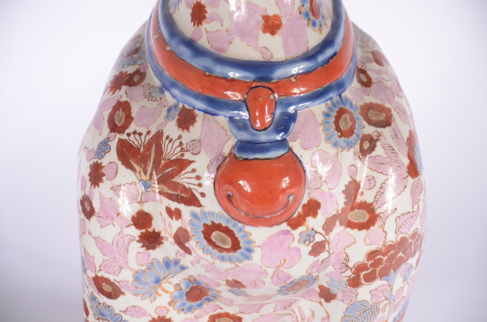 Par de esculturas de porcelana oriental policromada representando... - foto 5 de 10