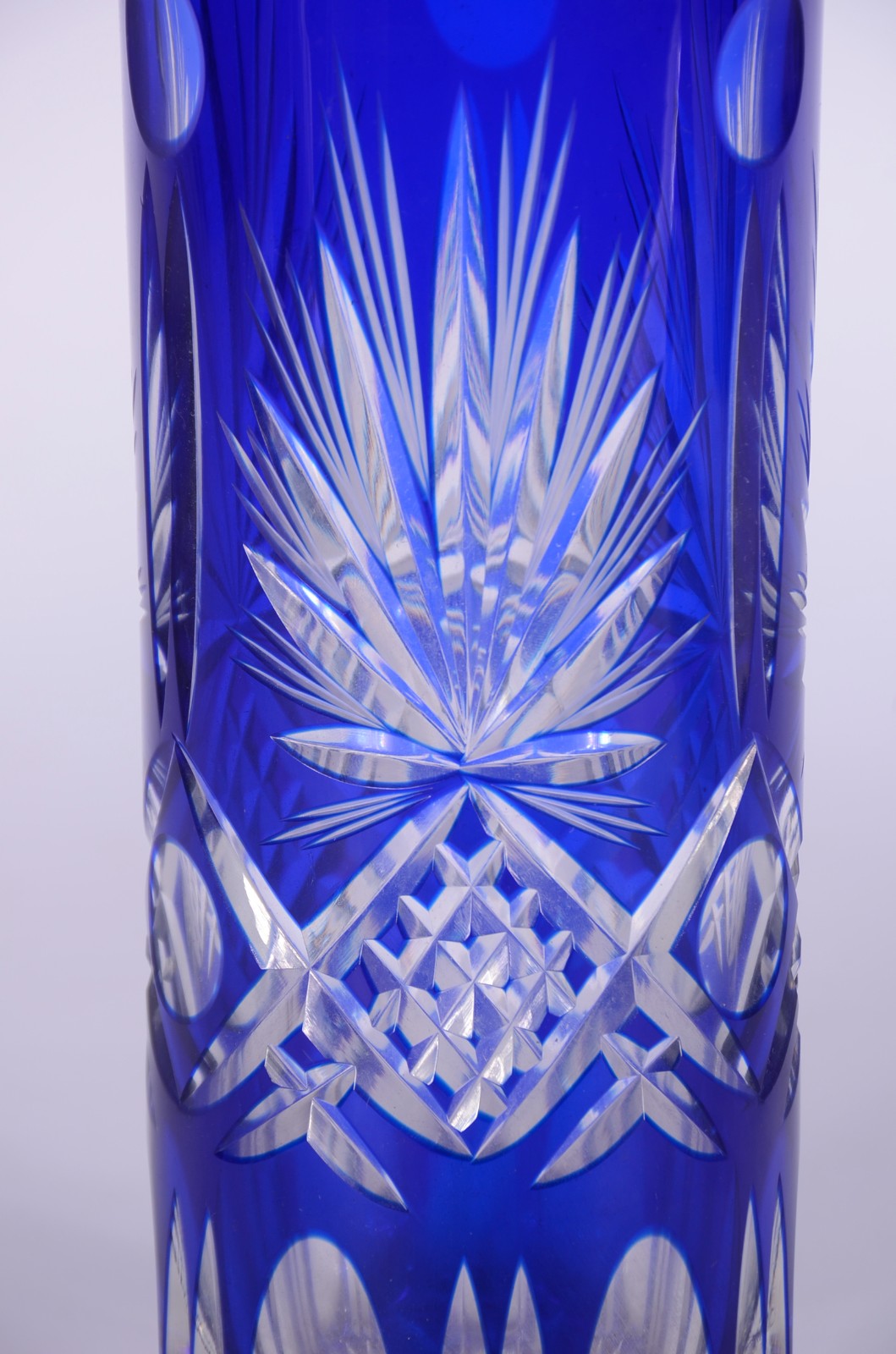 Vaso de cristal doublé azul lapidado. - foto 2 de 6
