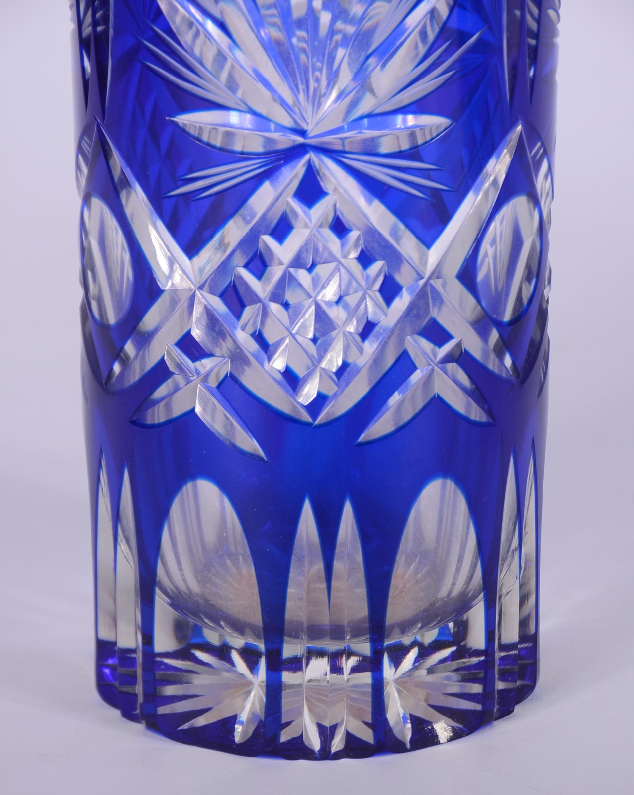 Vaso de cristal doublé azul lapidado. - foto 3 de 6
