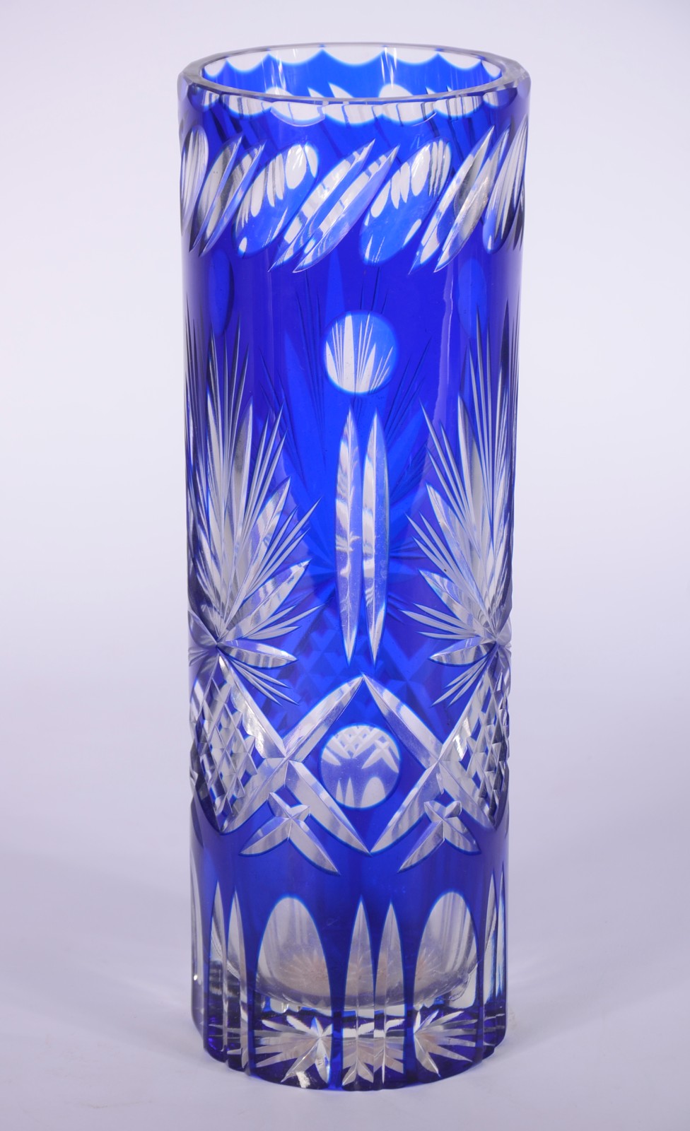 Vaso de cristal doublé azul lapidado. - foto 5 de 6