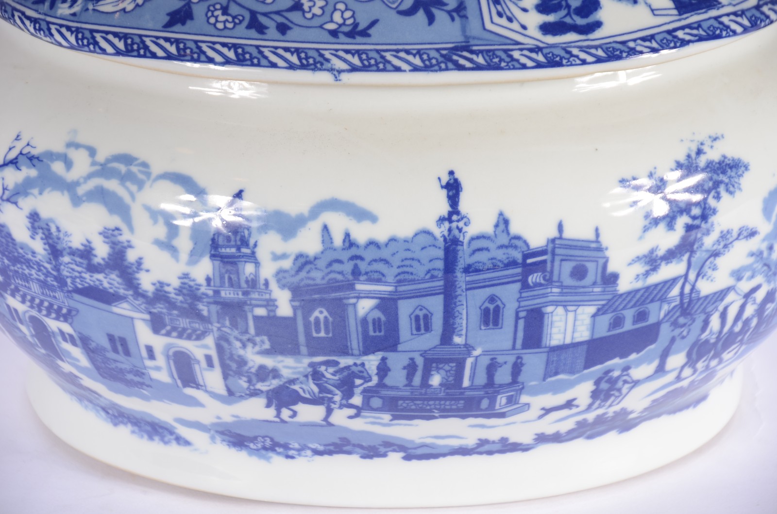Grande sopeira de porcelana Victoria Ware - Ironstone, decorada com... - foto 3 de 10