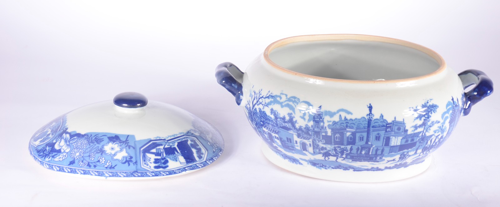Grande sopeira de porcelana Victoria Ware - Ironstone, decorada com... - foto 5 de 10