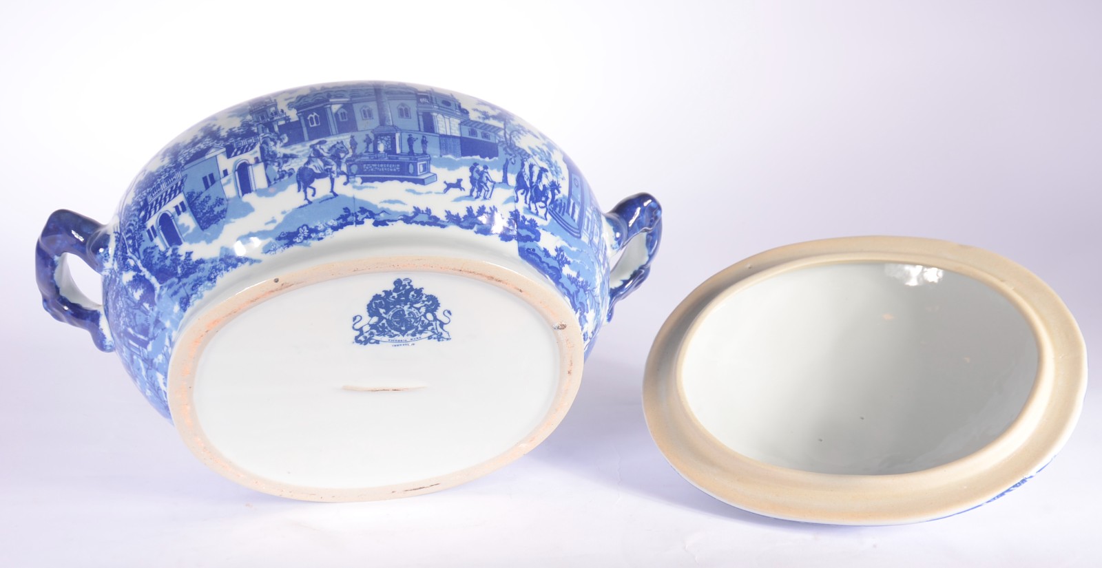 Grande sopeira de porcelana Victoria Ware - Ironstone, decorada com... - foto 9 de 10