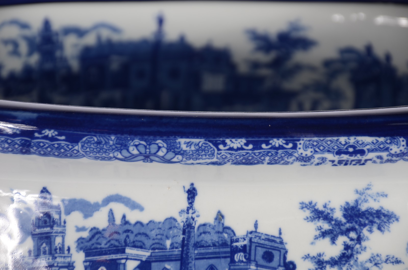 Grande cachepot de porcelana Victoria Ware - Ironstone, decorado com... - foto 3 de 8