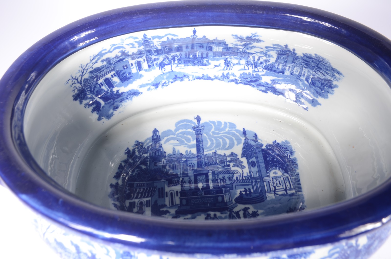 Grande cachepot de porcelana Victoria Ware - Ironstone, decorado com... - foto 4 de 8
