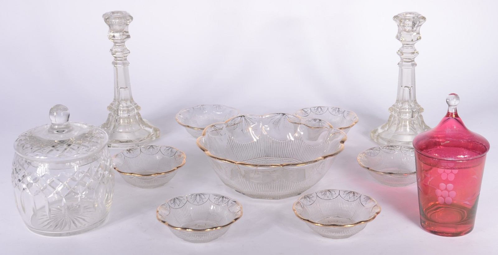 Diversas peças de cristal, sendo: saladeira com 5 bowls, bomboniere... - foto 1 de 11