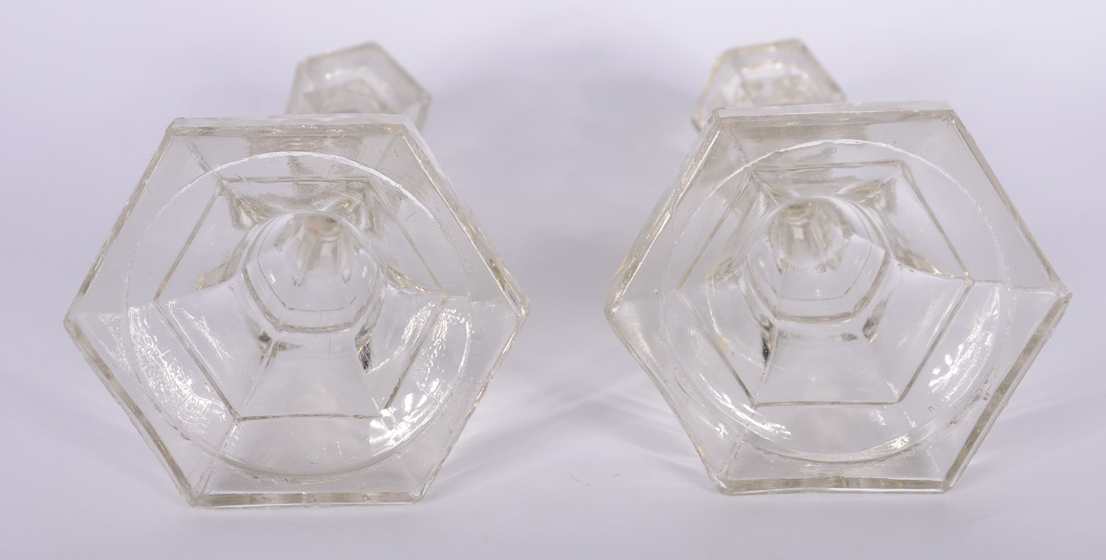 Diversas peças de cristal, sendo: saladeira com 5 bowls, bomboniere... - foto 6 de 11