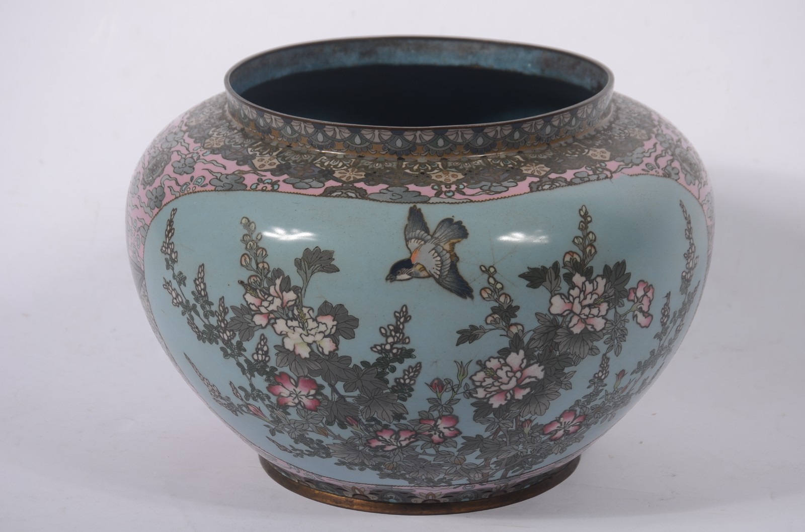 Antigo cachepot de cloisoné oriental decorado em reservas com flores... - foto 1 de 7