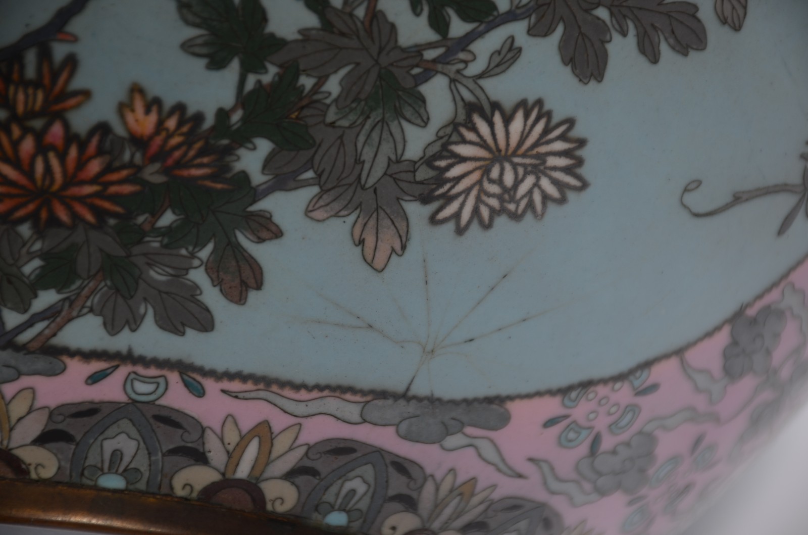 Antigo cachepot de cloisoné oriental decorado em reservas com flores... - foto 6 de 7