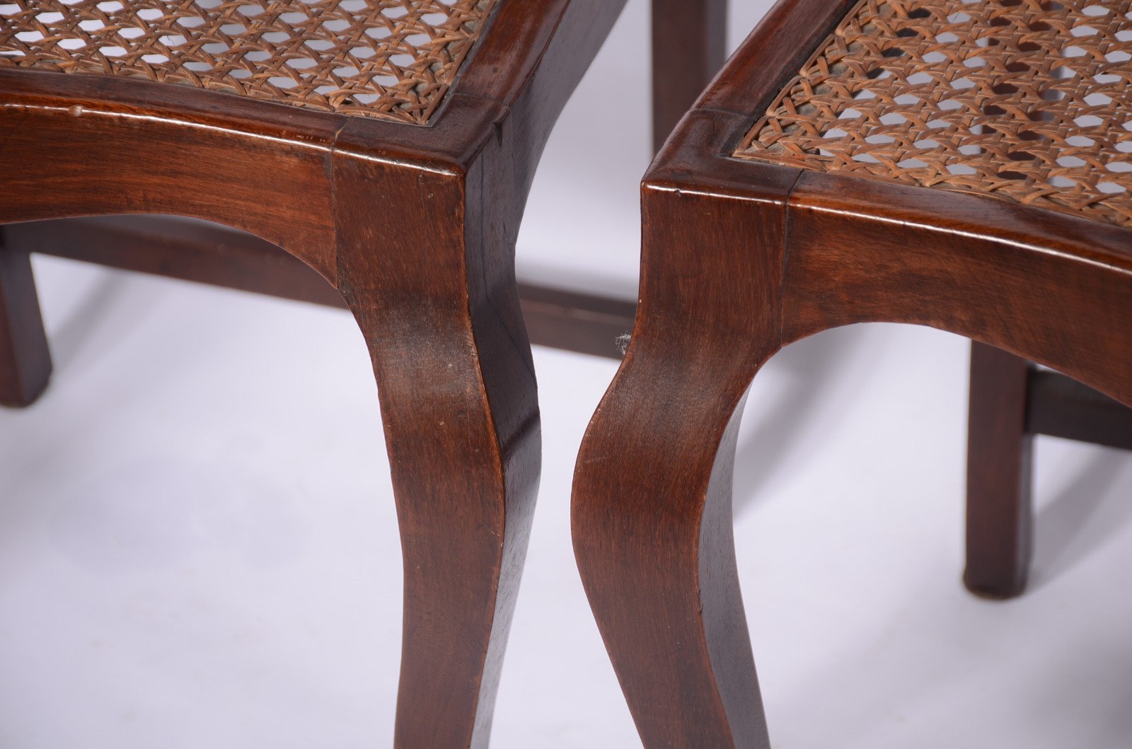 Conjunto com 4 cadeiras de madeira nobre para sala de jantar... - foto 5 de 9