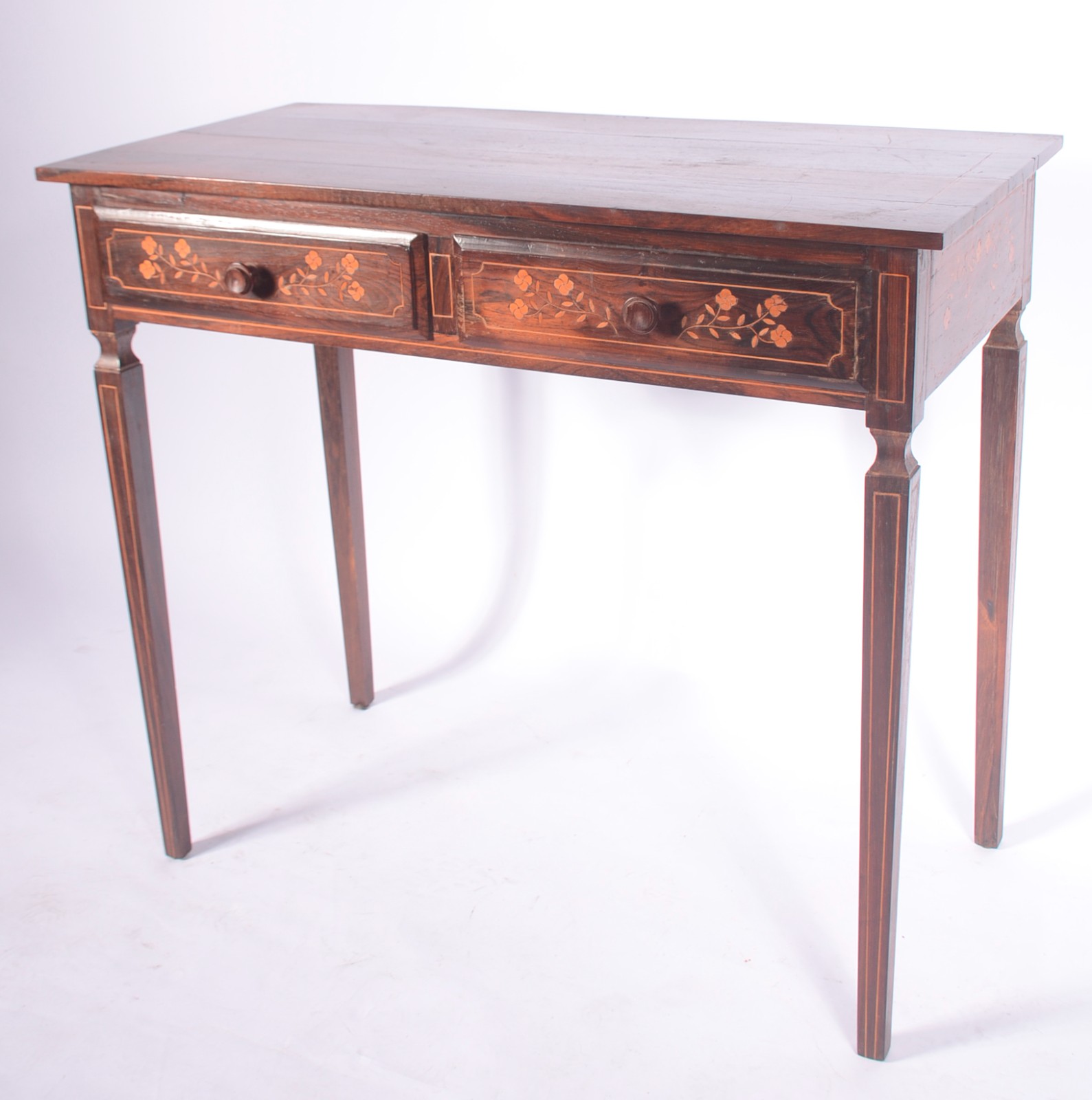 Mesa retangular de madeira nobre filetada, estilo Dona Maria, duas... - foto 1 de 9