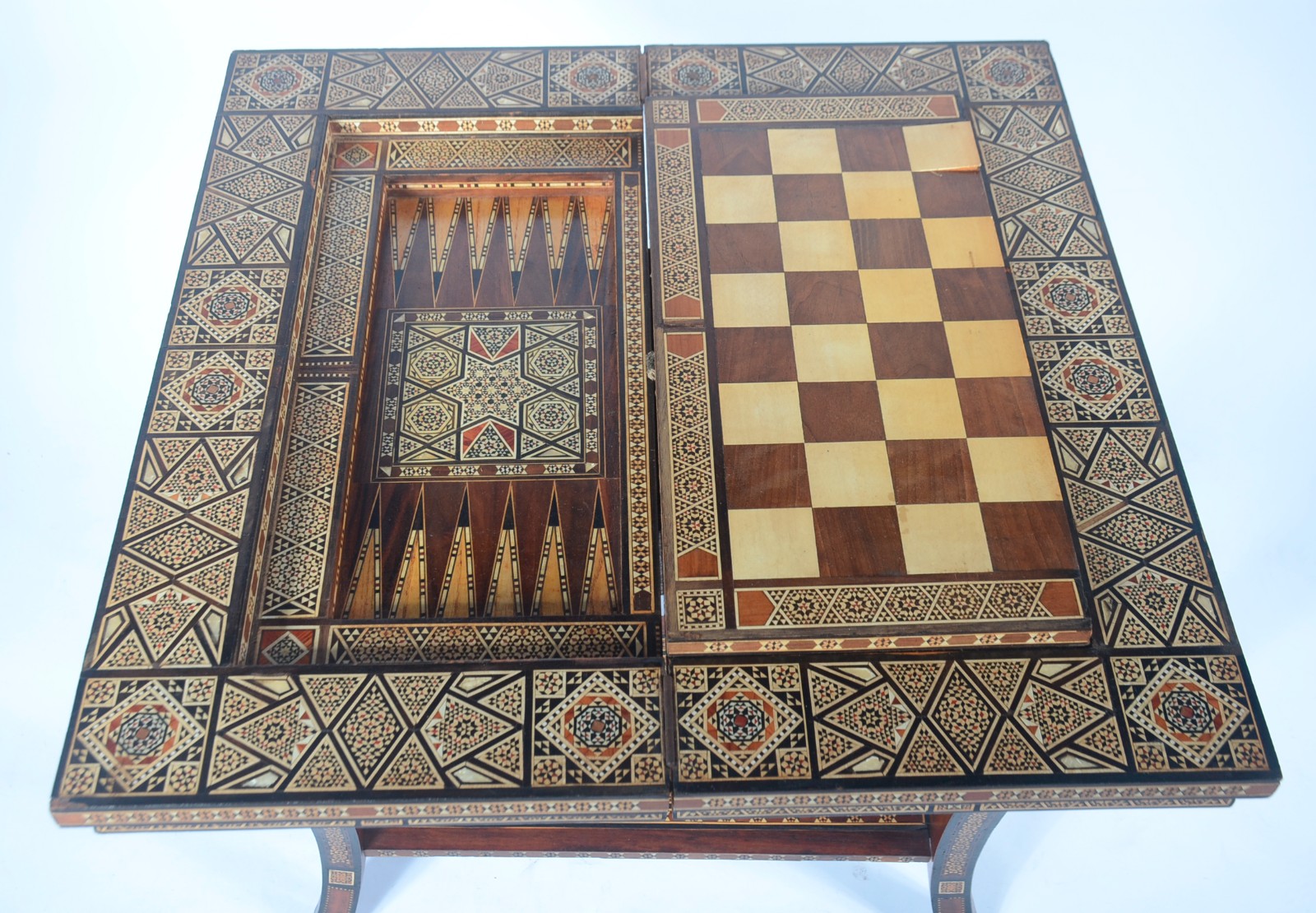 Mesa de jogo marroquina de madeira com incrustações, tampo dobrável... - foto 8 de 11