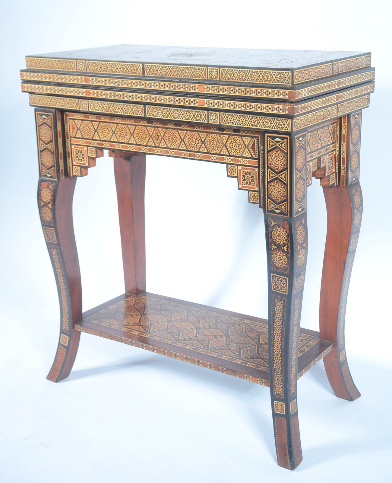 Mesa de jogo marroquina de madeira com incrustações, tampo dobrável... - foto 1 de 11